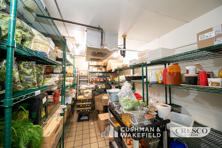 More Photos Of 13111-13125 Shaker Blvd, Cleveland Unknown For Lease