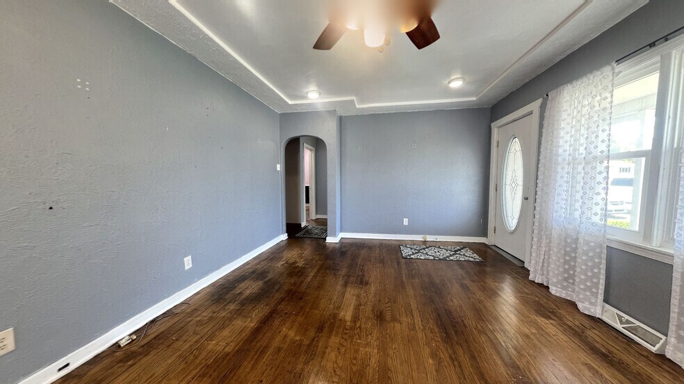 More Photos Of 118 Dingess St, Barboursville Freestanding For Sale