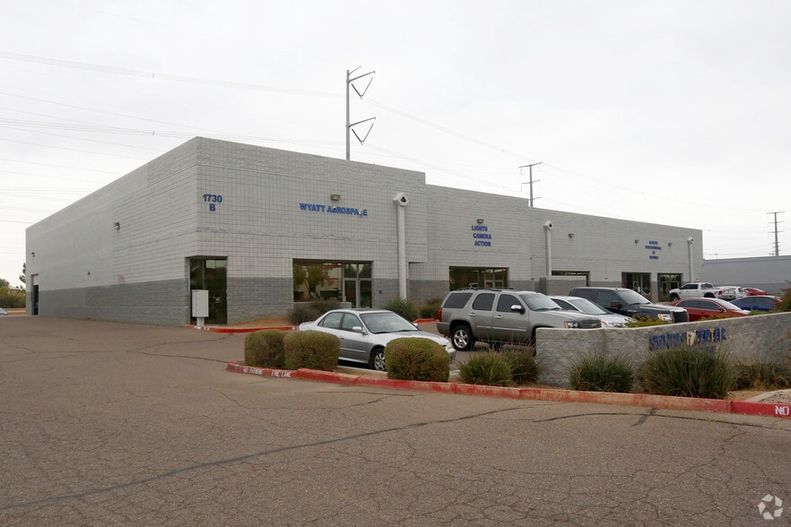 More Photos Of 1730 W Sunrise Blvd, Gilbert Warehouse For Lease