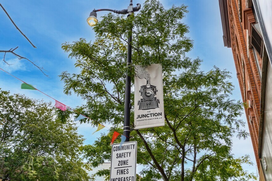 More Photos Of 413 Keele St, Toronto Storefront For Lease