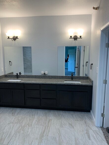 More Photos Of 10503 West Ave, San Antonio Apartments For Sale