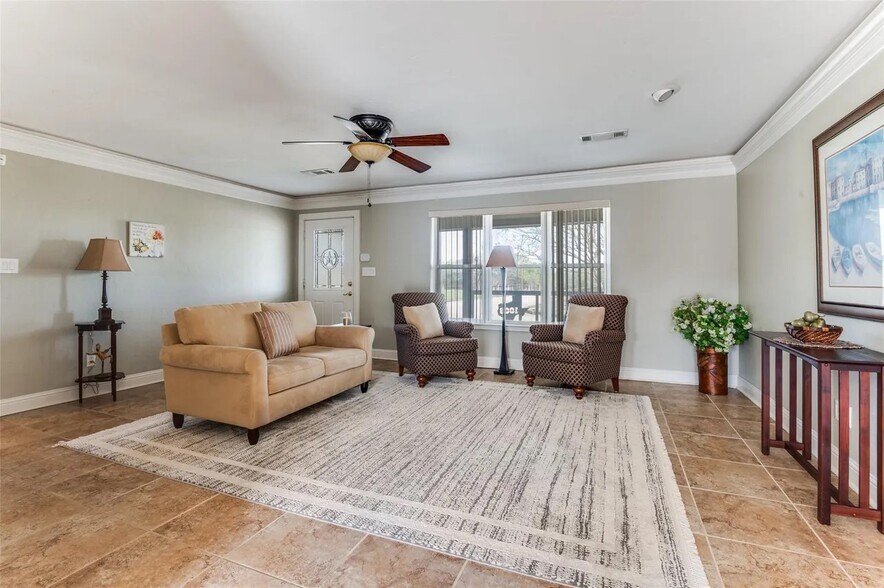 More Photos Of 1003 FM664 Ferris, TX, Red Oak Office For Sale