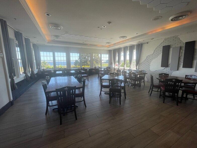 More Photos Of 905 E Gregory St, Pensacola Restaurant For Sale