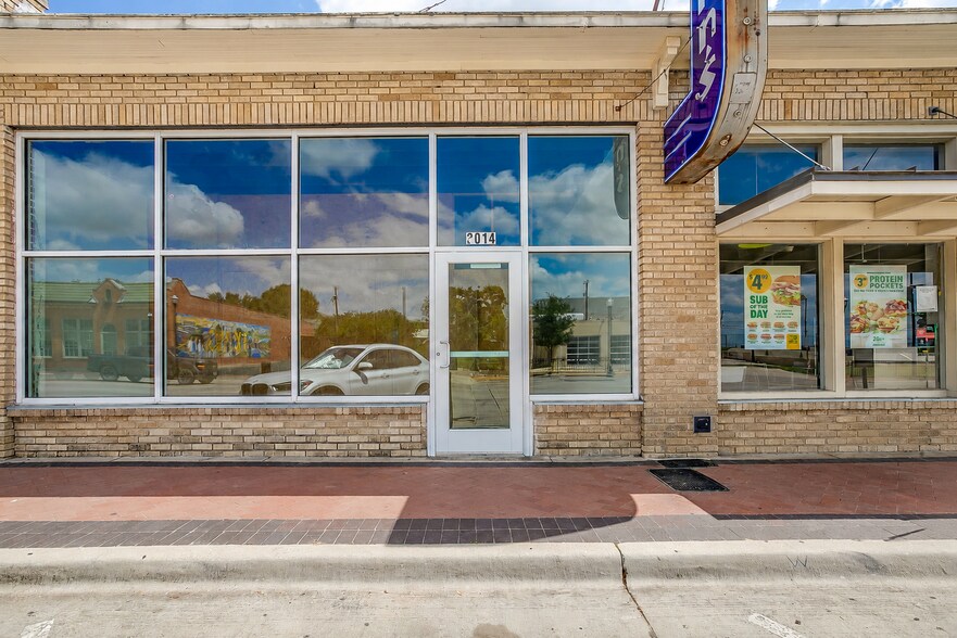 More Photos Of 3014-3016 E Rosedale St, Fort Worth Freestanding For Lease