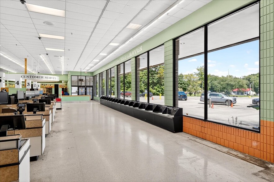 More Photos Of 4634-4639 Gravois Rd, House Spgs, House Springs Supermarket For Lease