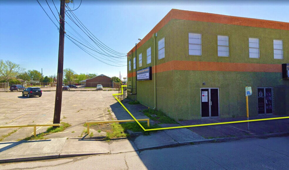More Photos Of 100 N Main St, Galena Park Freestanding For Sale