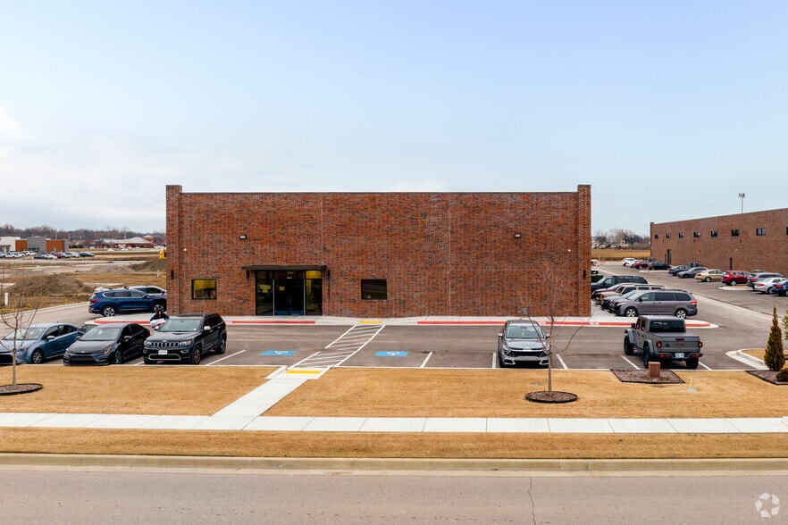 More Photos Of 12231 S 74th East Ave Ave, Bixby Unknown For Lease