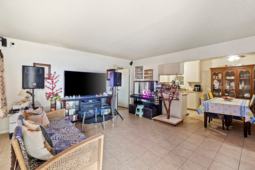 More Photos Of 3300 W Orange Ave, Anaheim Multifamily For Sale