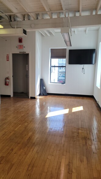 More Photos Of 90 Hamilton St, Cambridge Office For Sale