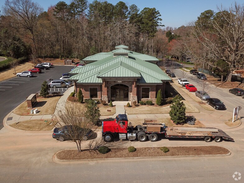 More Photos Of 19735 Kunkleman Dr, Cornelius Medical For Lease