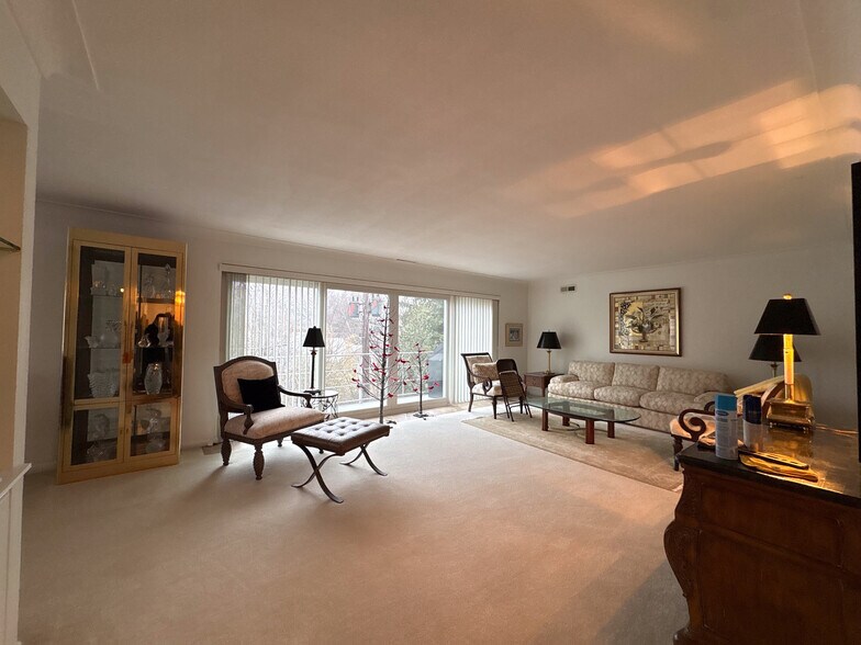 More Photos Of 4044 W Bancroft St, Toledo Apartments For Sale