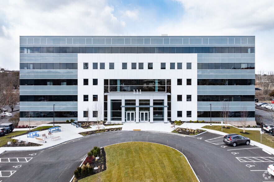 More Photos Of 111 Speen St, Framingham Office For Lease