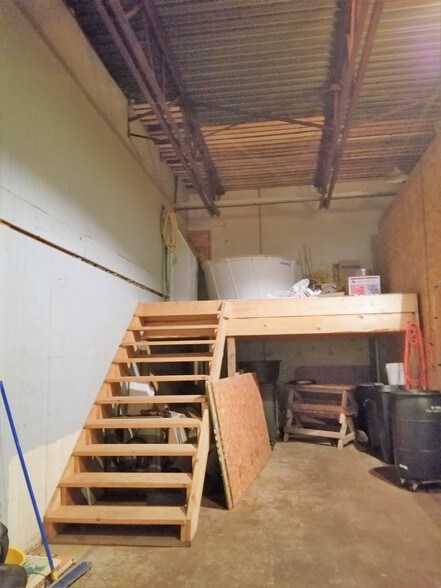More Photos Of 921 Terminal Rd, Lansing Warehouse For Sale