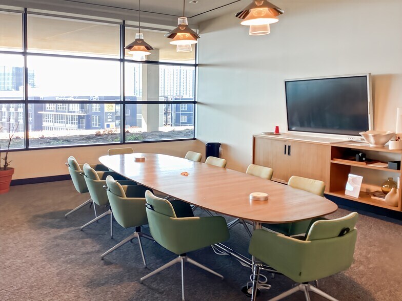 More Photos Of 1055 Howell Mill Rd, Atlanta Office For Lease