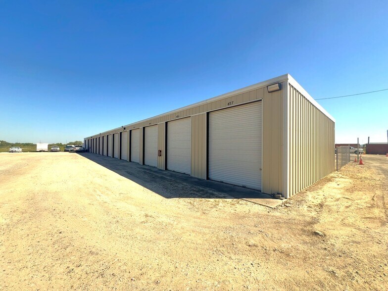 More Photos Of 8109 Us Highway 77, Sinton Self Storage For Sale