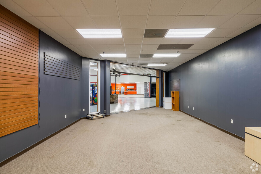 More Photos Of 6945 US Rte 322, Cranberry Department Store For Sale