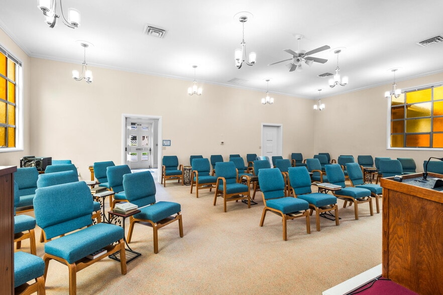 More Photos Of 537 7th Ave SW, Albany Religious Facility For Sale