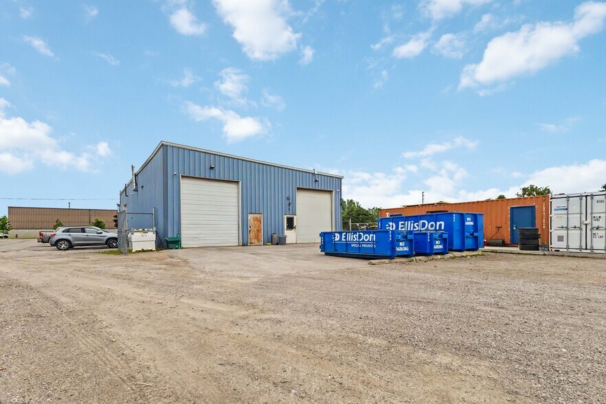 More Photos Of 2081 Piper Ln, London Industrial For Lease