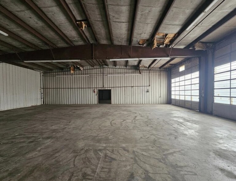 More Photos Of 1401 Laurel Ave, Whitewood Restaurant For Sale