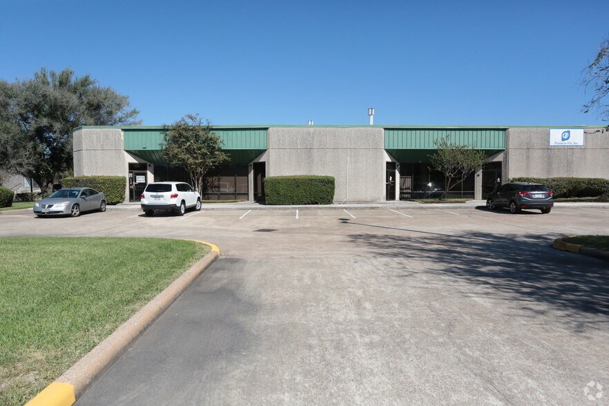 More Photos Of 10620 Stebbins Cir, Houston Unknown For Lease