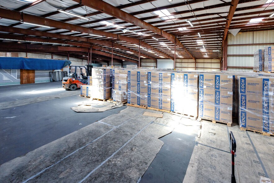 More Photos Of 2370 N Palafox St, Pensacola Warehouse For Lease
