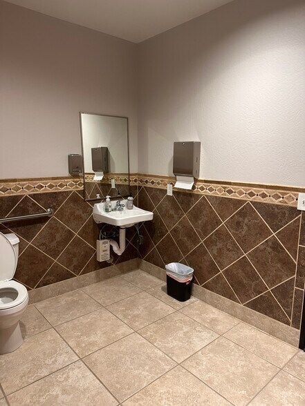 More Photos Of 535 E McKellips Rd, Mesa Medical For Sale