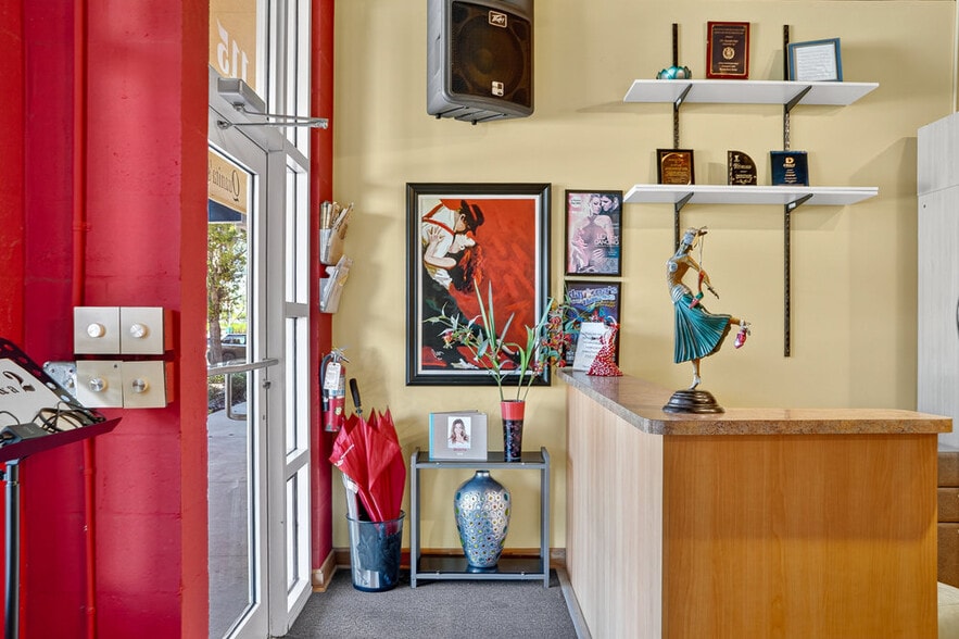 More Photos Of 115 Magnolia Ave, Daytona Beach Flex For Sale