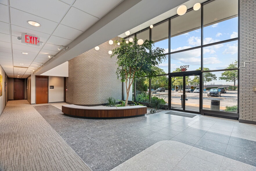 More Photos Of 11709 Old Ballas Rd, Saint Louis Medical For Sale