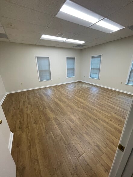More Photos Of 6575 Stage Rd, Bartlett Office For Lease