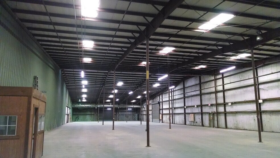 More Photos Of 2250 Chipley Cir, San Antonio Warehouse For Lease