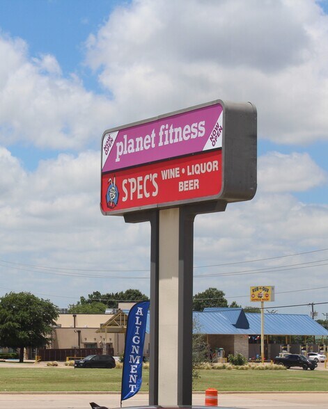 More Photos Of 6704 Lake Worth Blvd, Lake Worth Health Club For Sale