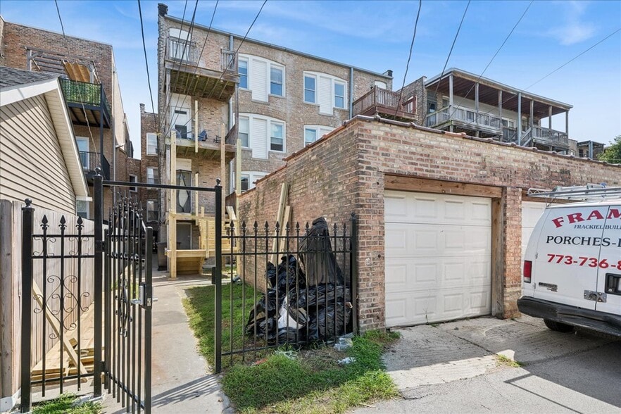 More Photos Of 4530 King Dr, Chicago Apartments For Sale