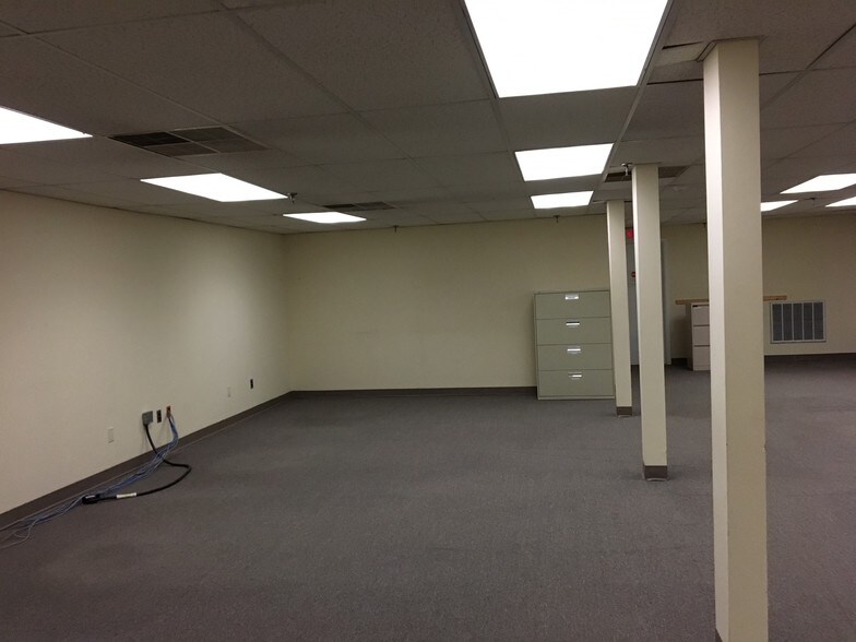 More Photos Of 74 Main St, Woodbridge Storefront Retail Office For Lease