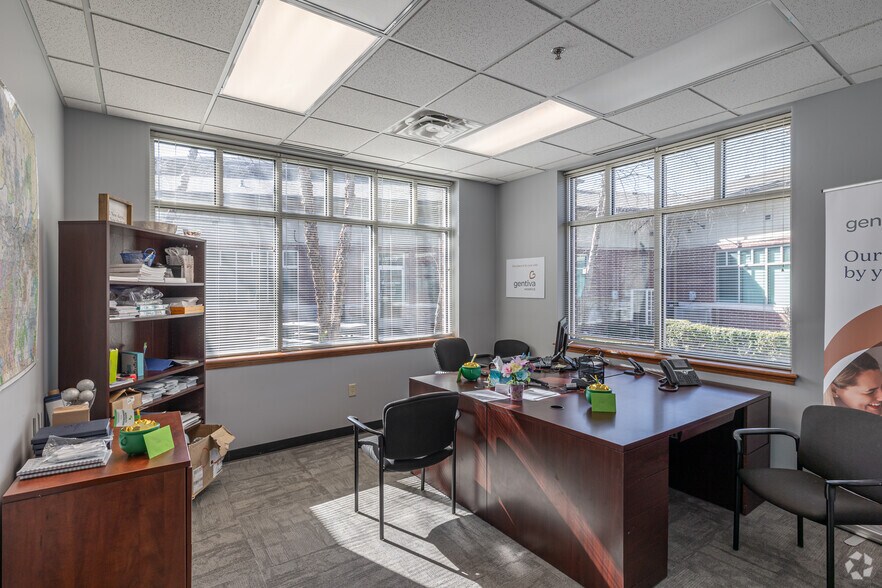 More Photos Of 20101 E Jackson Dr, Independence Office For Sale
