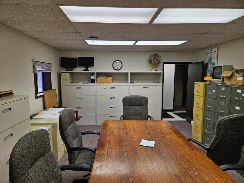 More Photos Of 118 E 2nd St, Miller Office For Sale