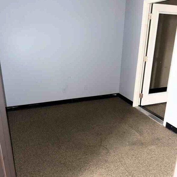 More Photos Of 614-626 N Britain Rd, Irving Unknown For Lease