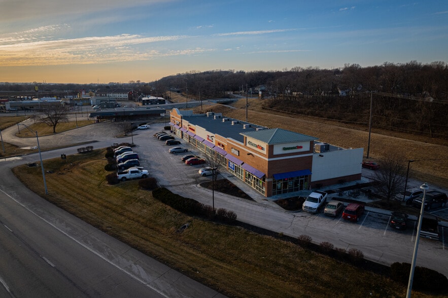 More Photos Of Armour, North Kansas City Unknown For Lease