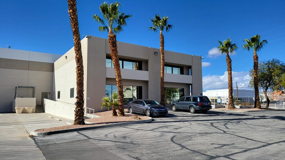 More Photos Of 3325-3326 W Oquendo Rd, Las Vegas Warehouse For Lease