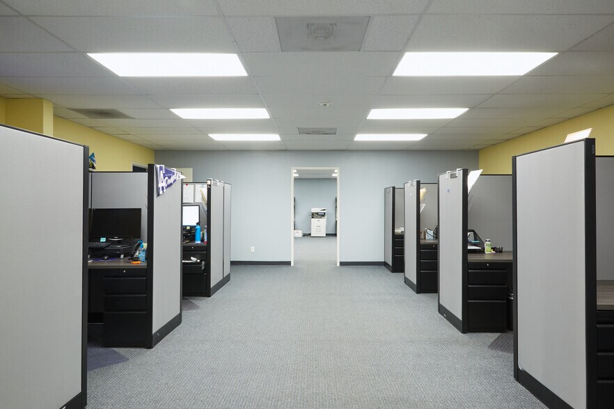 More Photos Of 9171 Gazette Ave, Chatsworth Manufacturing For Sale