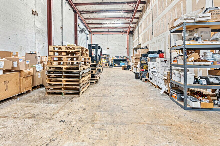 More Photos Of 30 Veterans Memorial Blvd, Kenner Warehouse For Sale