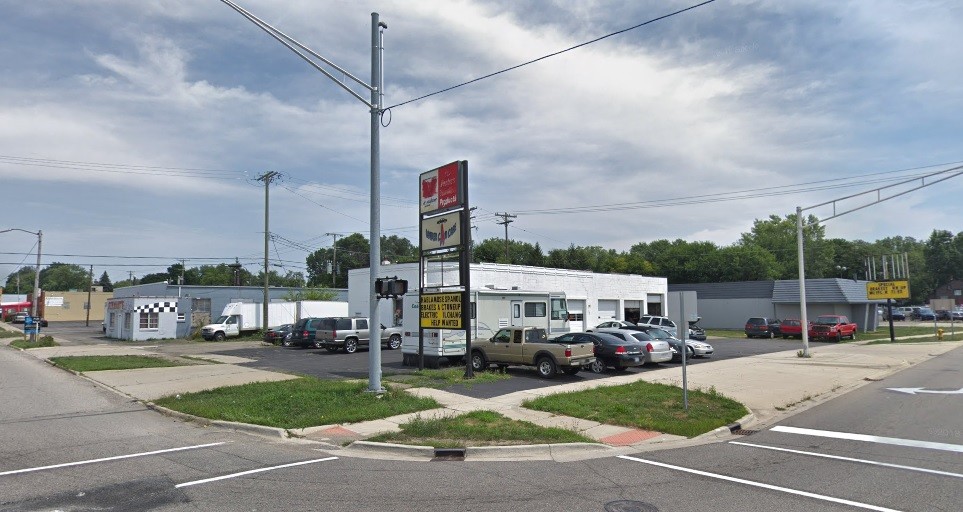 More Photos Of 644 Cesar E Chavez Ave, Pontiac Auto Repair For Sale