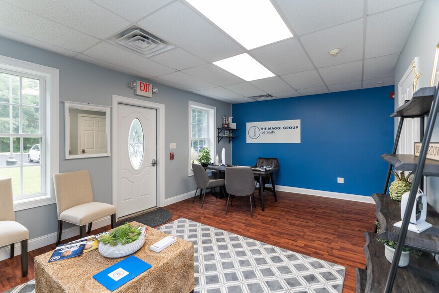 More Photos Of 442 State St, Belchertown Office Residential For Sale