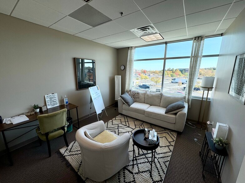 More Photos Of 12751 Marblestone Dr, Woodbridge Office For Lease