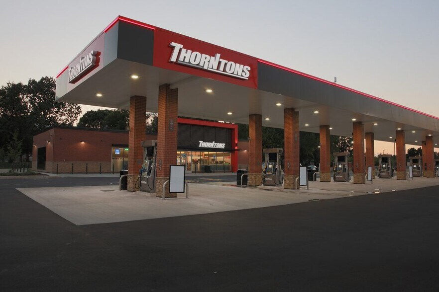 More Photos Of Thornton's, Kildeer Service Station For Sale