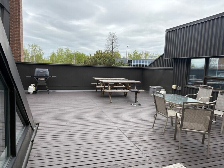 More Photos Of 210 Colonnade Rd, Ottawa Flex For Sale