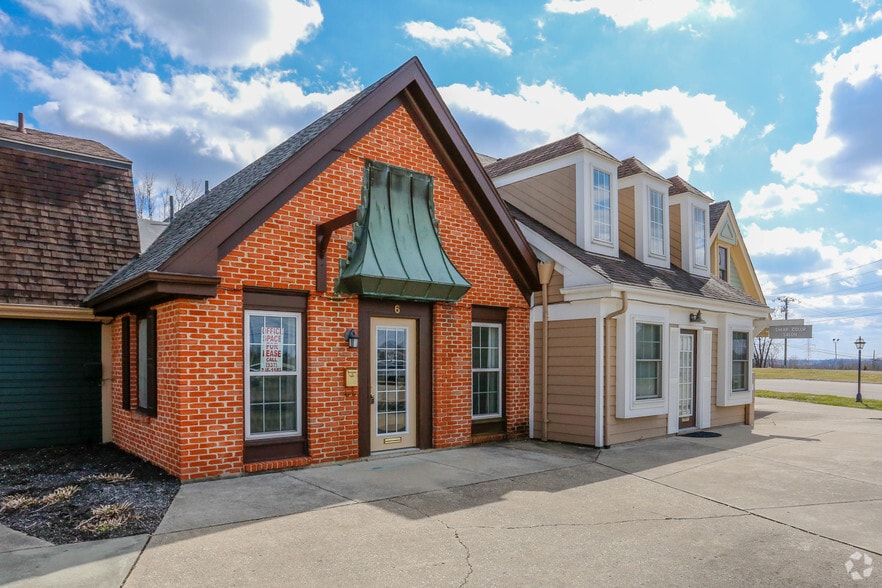 More Photos Of 8401 Claude Thomas Rd, Franklin Office For Sale