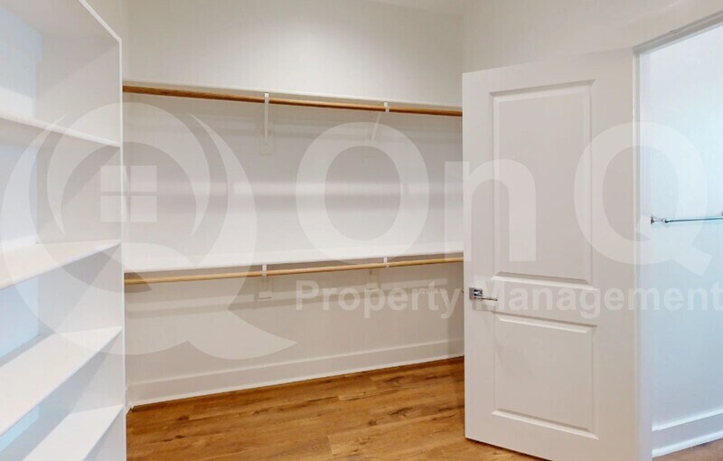 More Photos Of 13325 Bee St, Farmers Branch Apartments For Sale