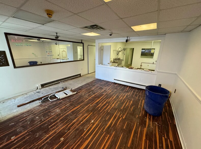 More Photos Of 39 Market St, Poughkeepsie Storefront Retail Residential For Sale