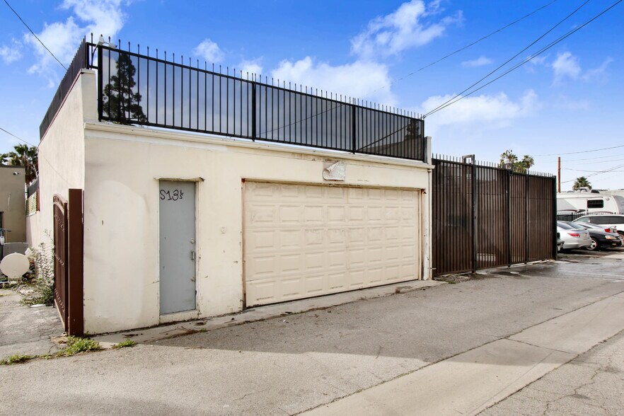 More Photos Of 5709 E Beverly Blvd, Los Angeles Office Residential For Lease