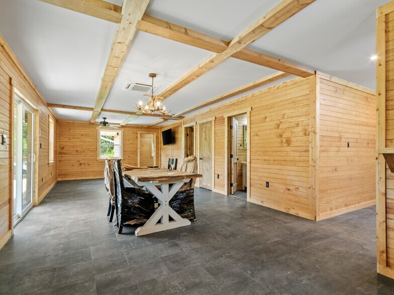 More Photos Of 137 Red Maple Ln, Burnsville Apartments For Sale